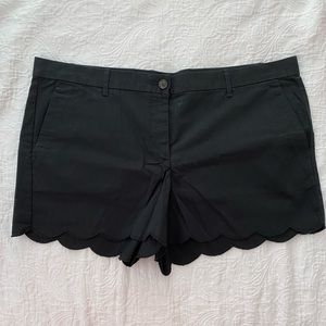 GAP Scallop Hem Black Shorts